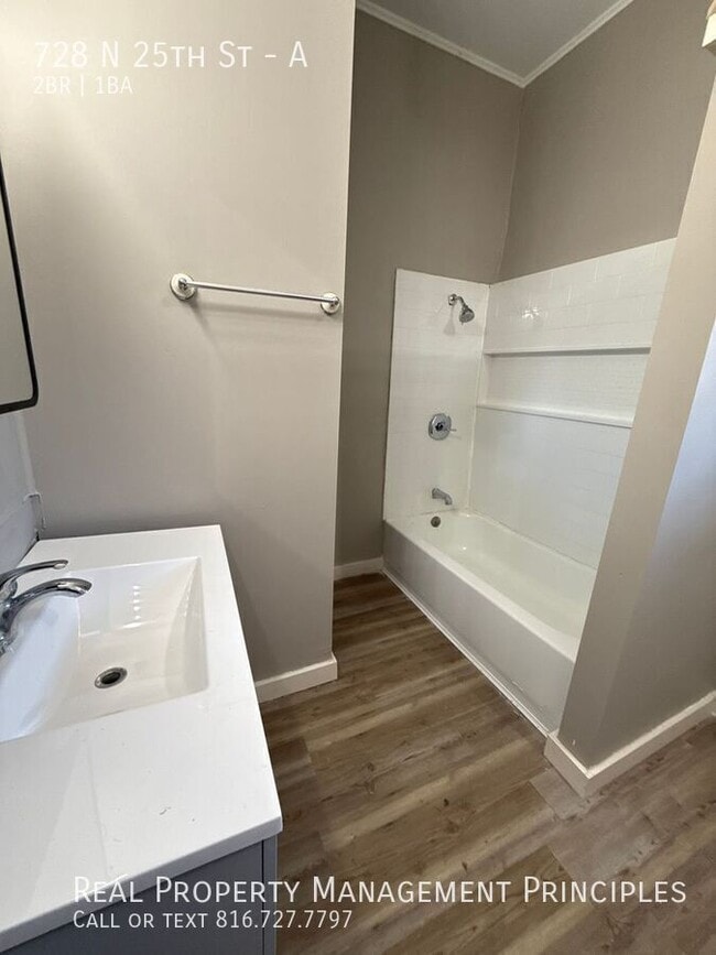 Building Photo - 728 N 25th St