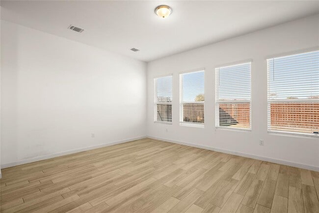 Building Photo - 15004 Ryman Rd