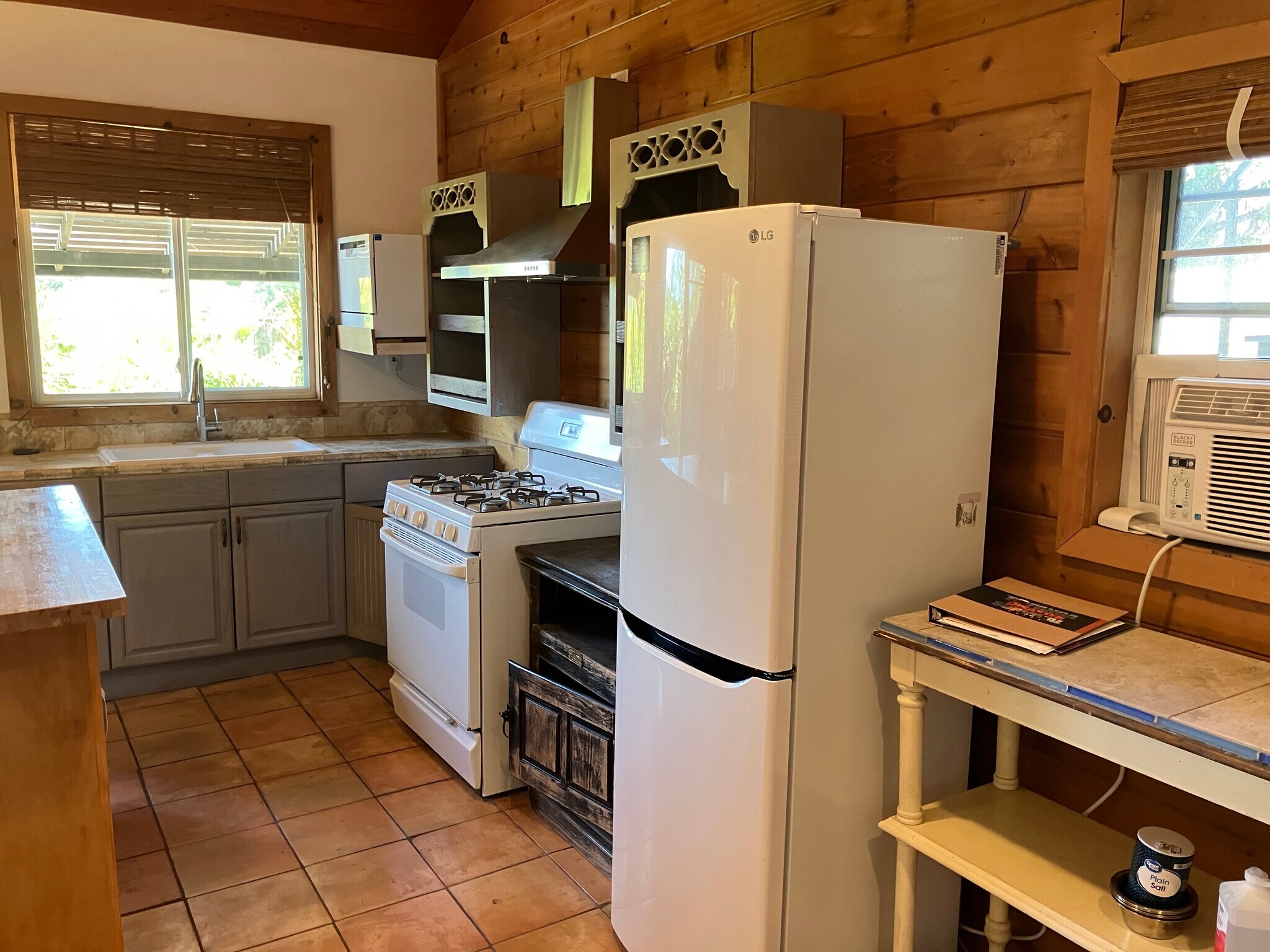 Kitchen - 22933 Portage Circle Dr