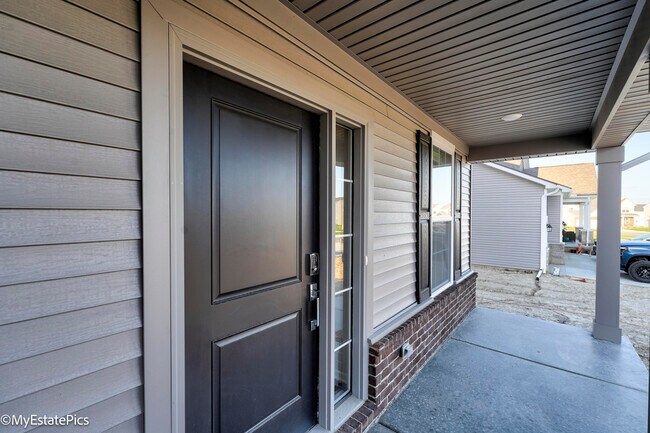 Building Photo - 2780 Riverview Ln