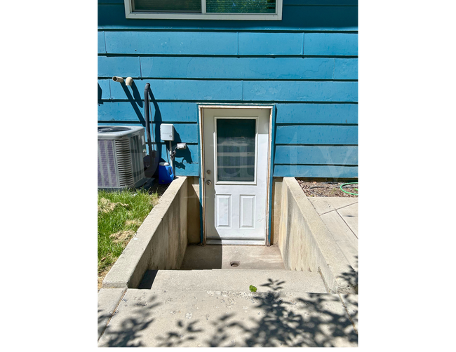 Building Photo - 555 S 330 E