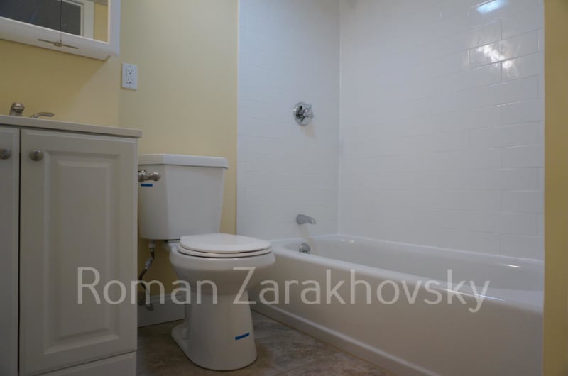 Building Photo - 74 Gardner St