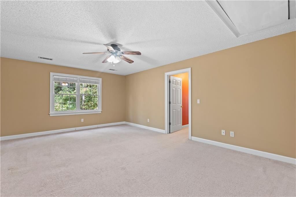 Building Photo - 235 Smokerise Trce