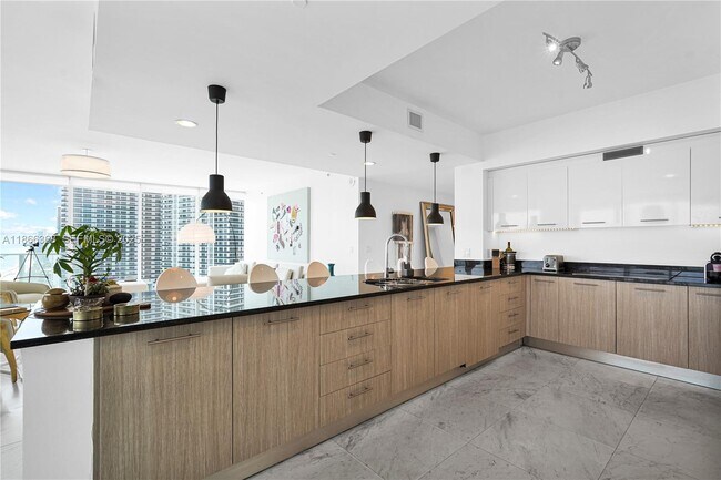 Building Photo - 3951 S Ocean Dr