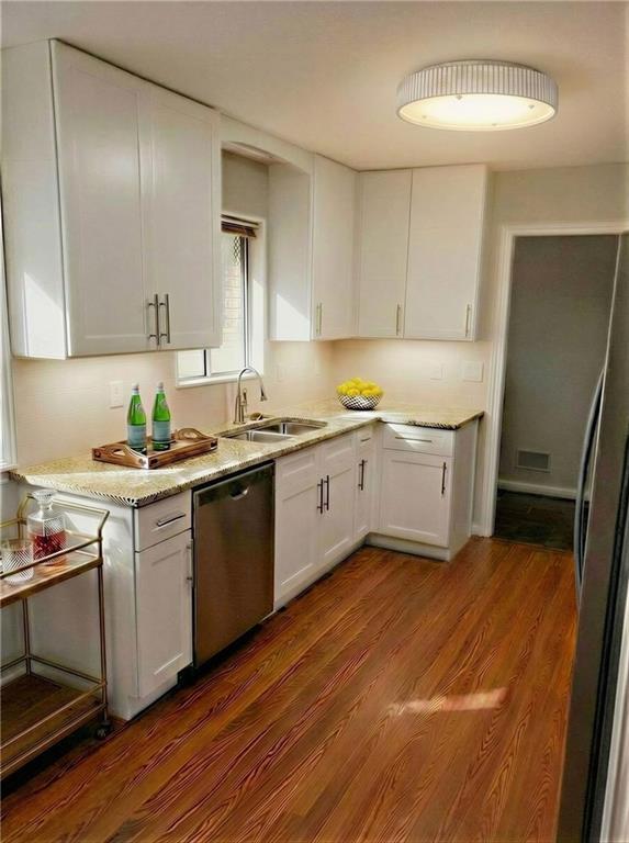 Building Photo - 2356 Valley View Dr SE