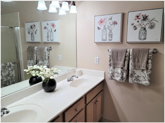 Main Bath - 4125 Sunny Vista Hts