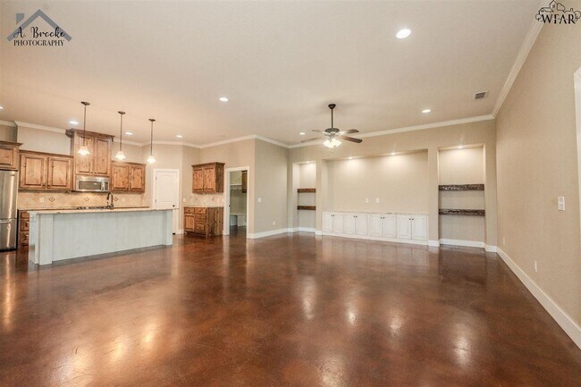 Building Photo - 10 Freedom Cir