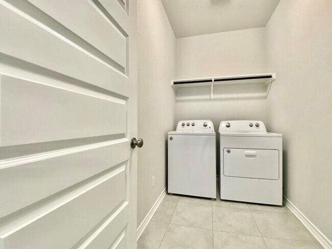 Building Photo - 2148 Pecan Island Dr