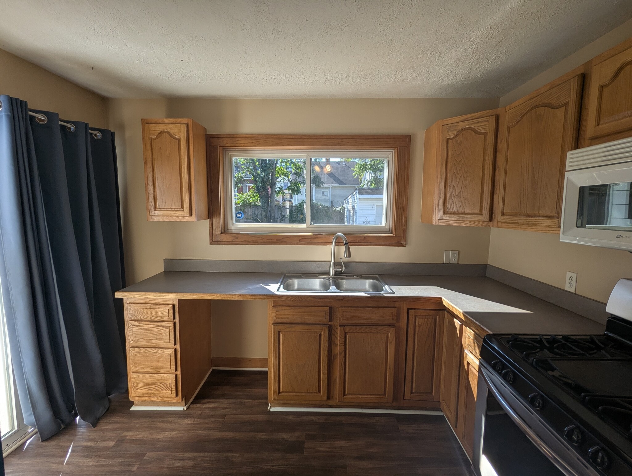 kitchen - 2401 Natchez Ave