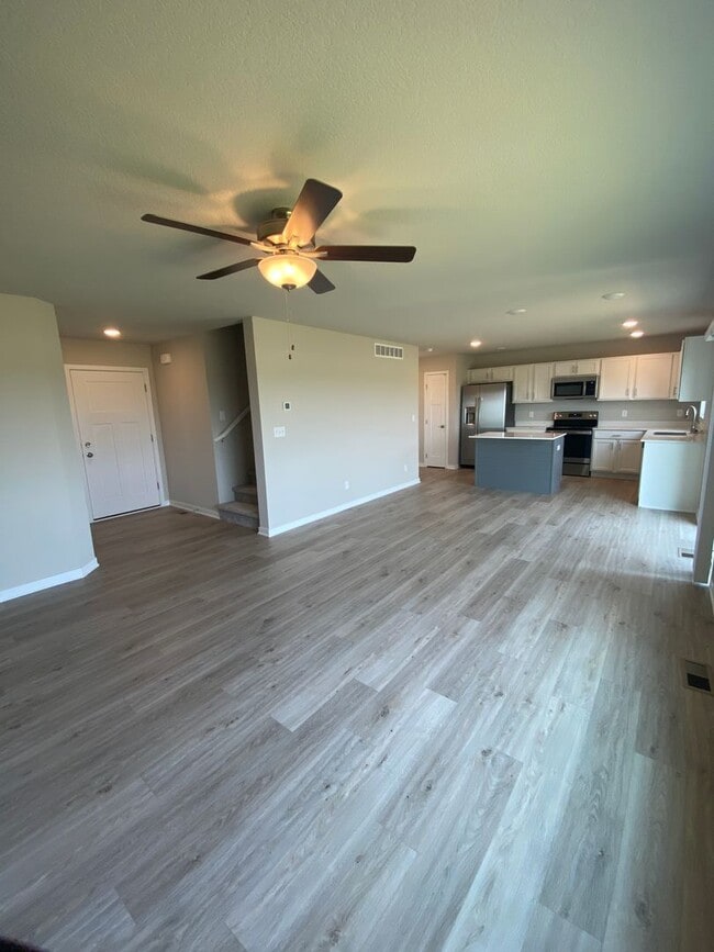 Building Photo - Newer Build Home in Beautiful Norwalk! HUG...