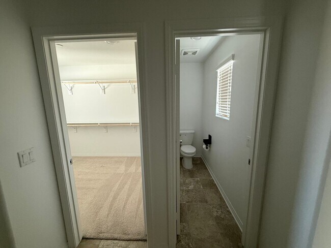 Building Photo - Beautiful Three Bedroom Two and a Half Bathroom Home in Murrieta!