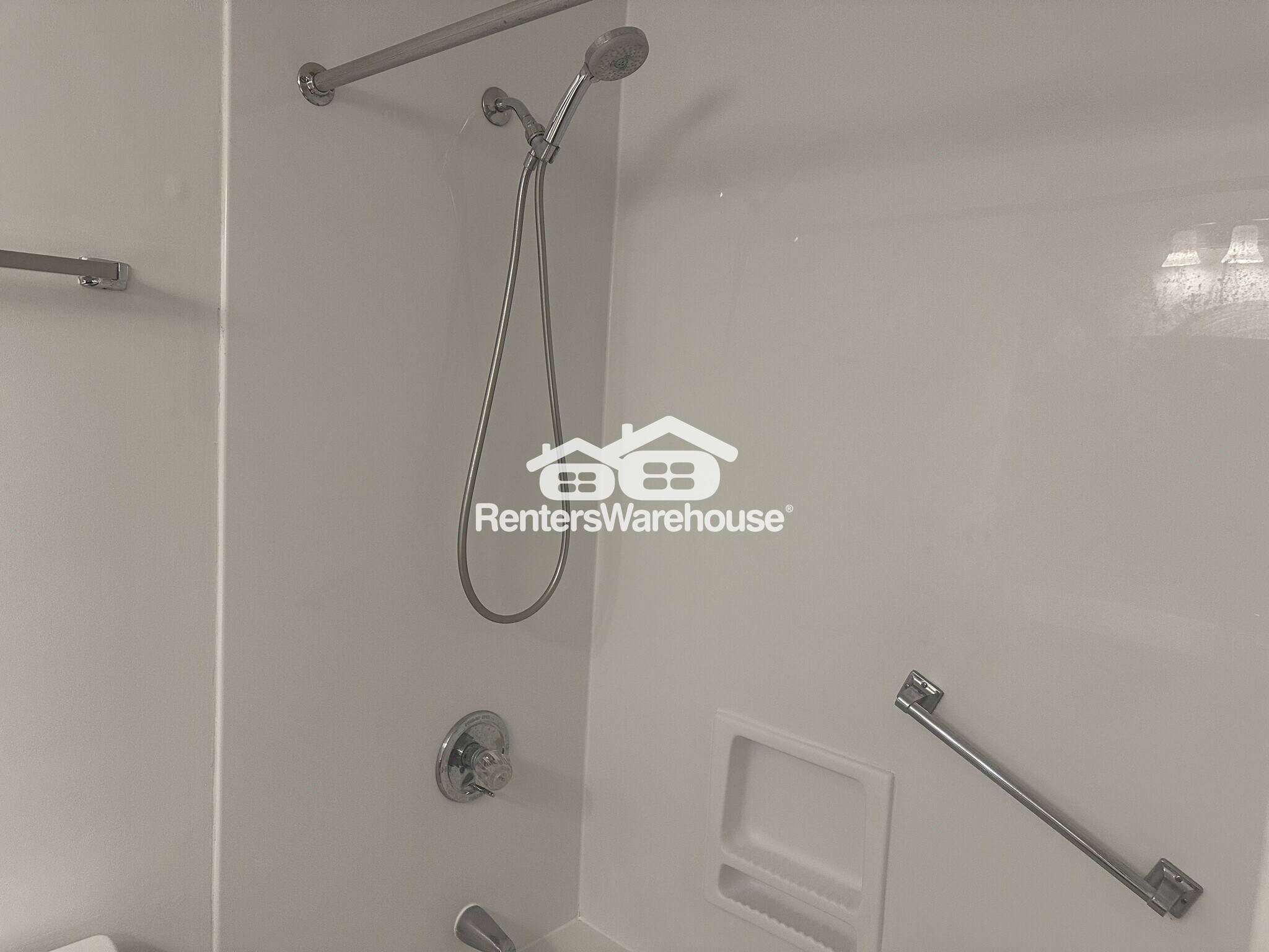 Building Photo - 2 Clipstone Ct