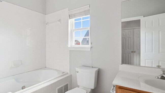 Building Photo - 12607 Piscataway Landing Dr