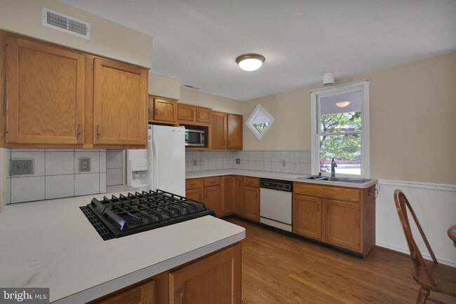 Building Photo - 4806 41st St NW