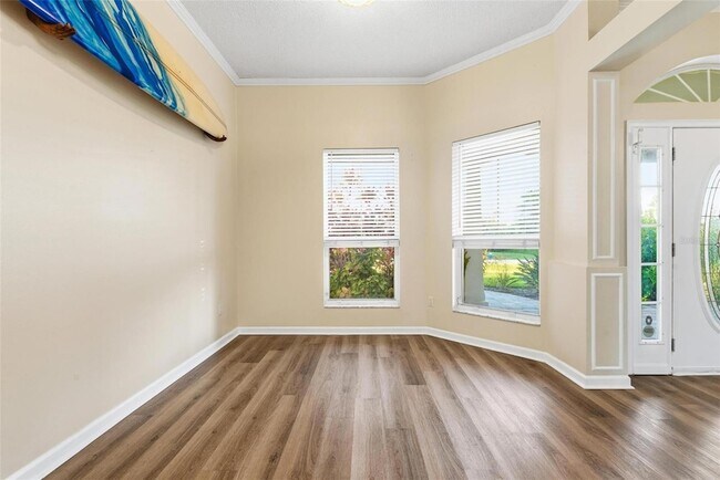 Building Photo - 7 Deerwood St