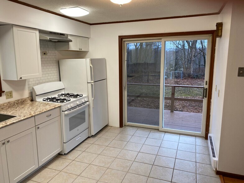 Kitchen onto deck - 36 Sanfordtown Rd
