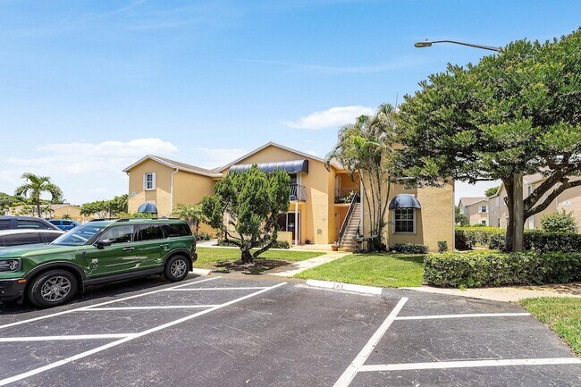Building Photo - 170 Waterside Dr