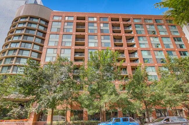Primary Photo - 480 N McClurg Ct
