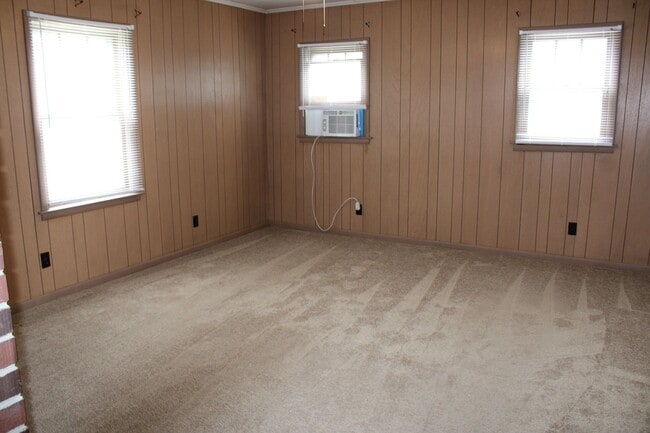 Building Photo - Fenced yard in heart of Decatur!