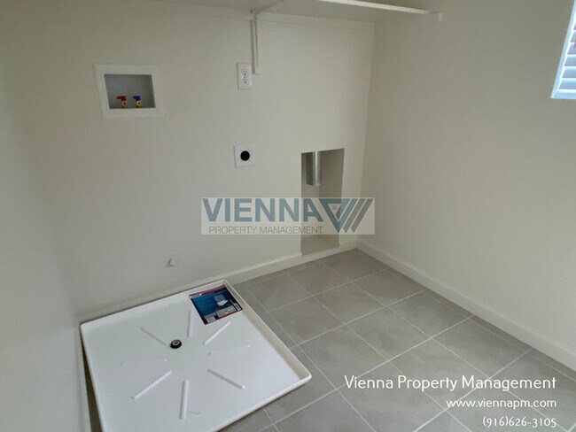 Building Photo - 724 Lincolnshire Cir