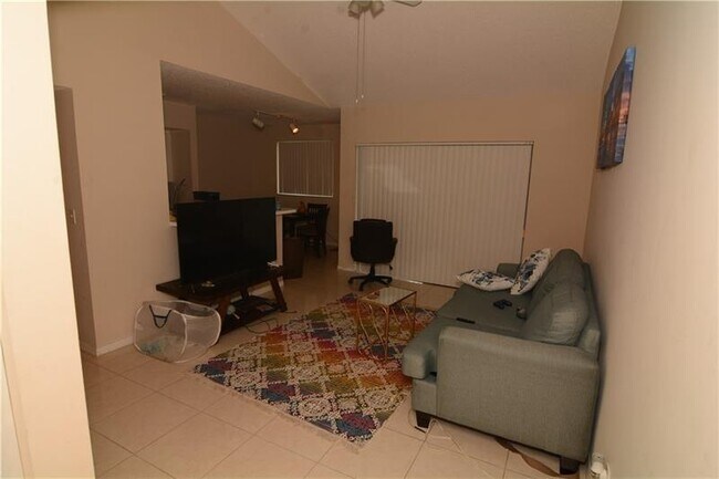 Building Photo - 2620 S University Dr