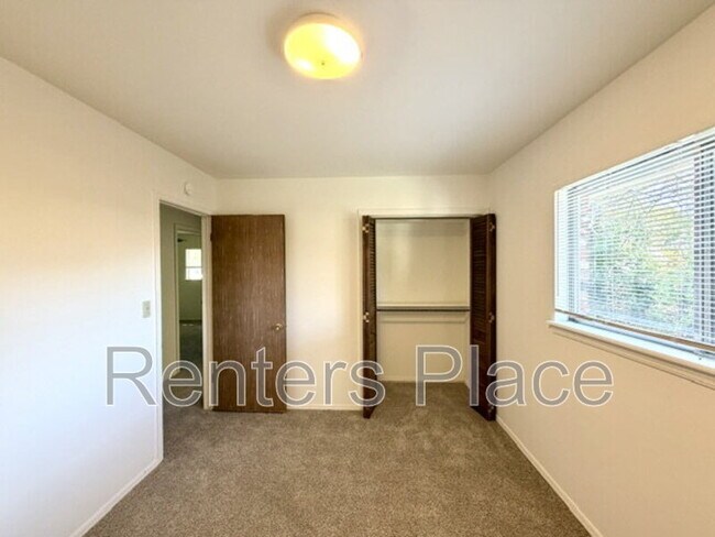 Building Photo - 6912 E 46th Pl