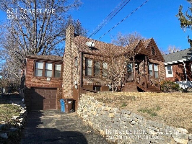 Building Photo - 621 Forest Ave