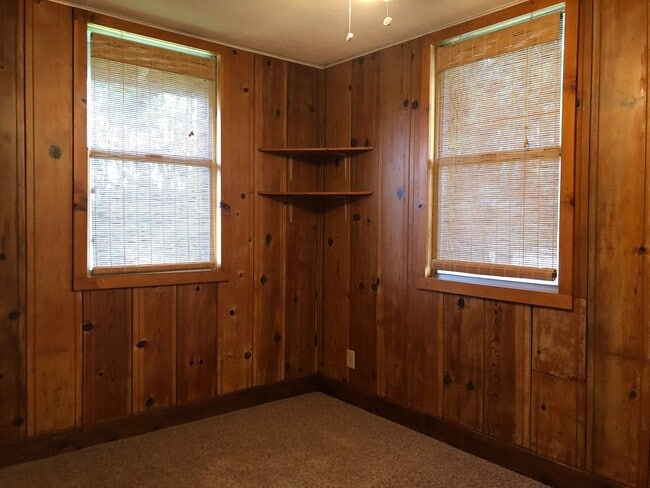 Building Photo - 1980 Sultana Dr