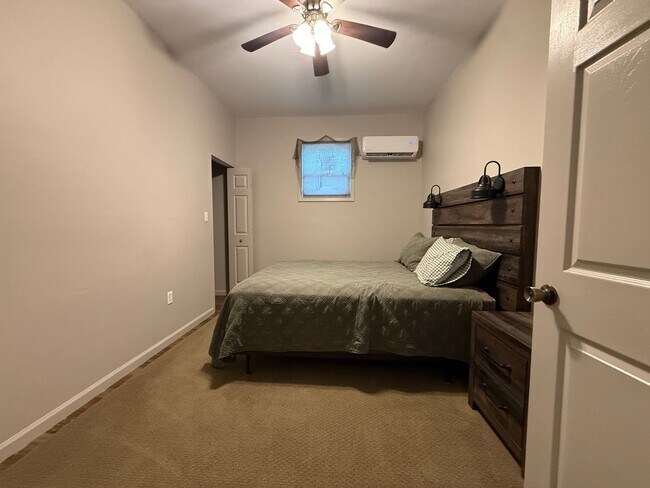 Building Photo - 2 Bedrooms, 1 Bathroom - Home in Cedar Bluff! FULLY FURNISHED, INCLUDING UTILITIES