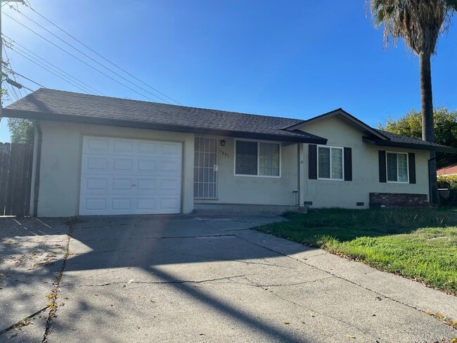 Primary Photo - Charming 3-Bedroom Home with Bonus Room and Spacious Yard – Available Now!