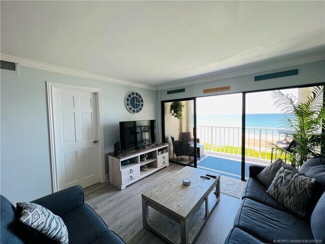 Building Photo - 10102 S Ocean Dr