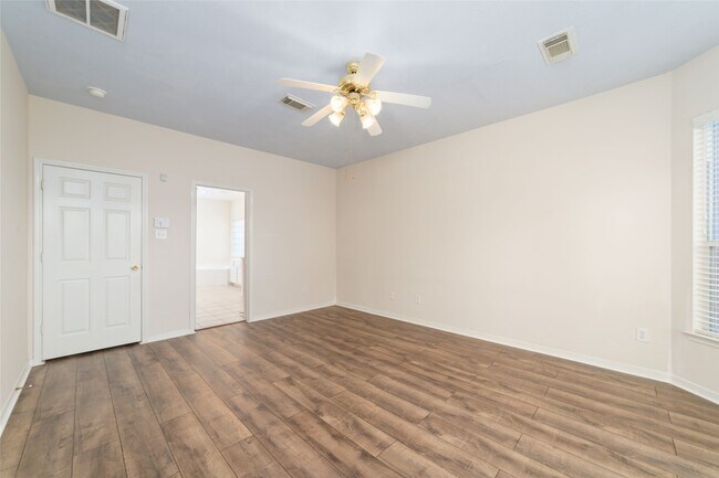 Building Photo - 2638 Long Leaf Dr