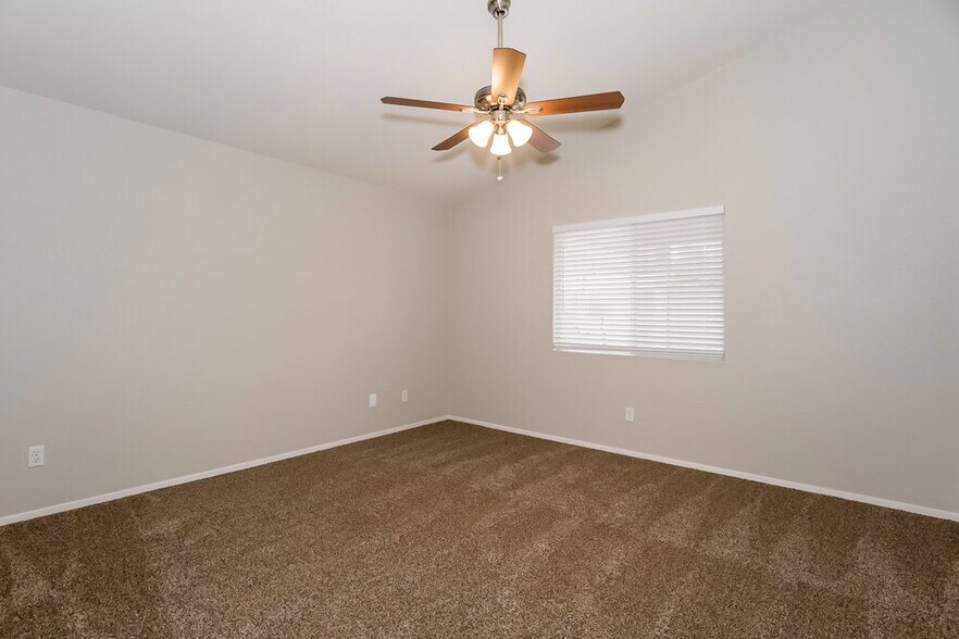 Building Photo - 2118 Marathon Keys Ave