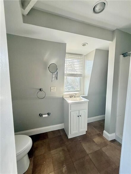 Building Photo - 23 Peck Ln