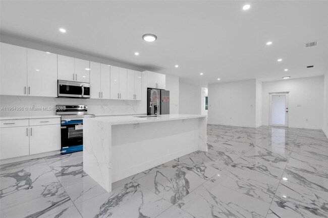 Building Photo - 11870 SW 220th St