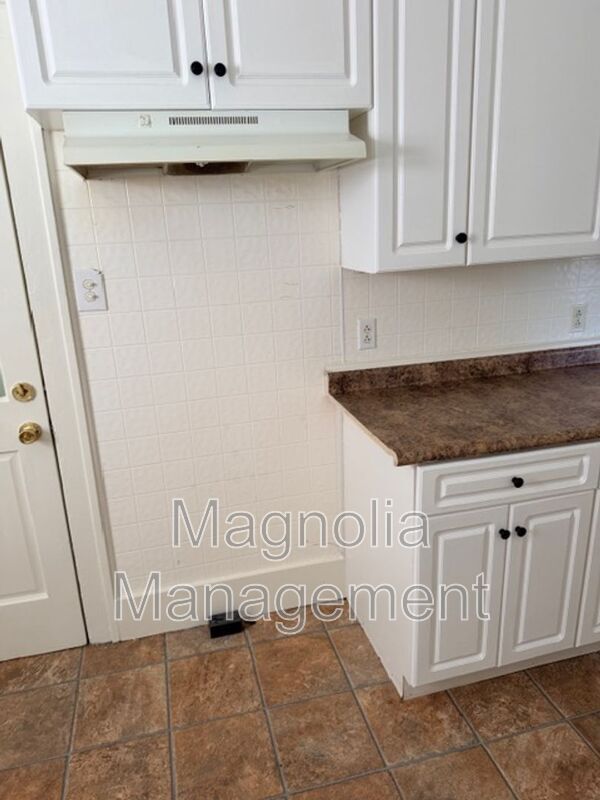 Building Photo - 250 Davis St