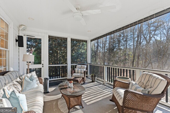 Building Photo - 102 N Cove Dr