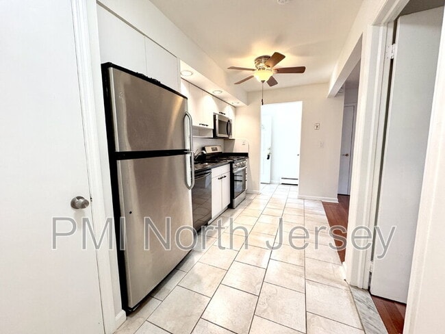 Building Photo - 9051 Palisade Ave