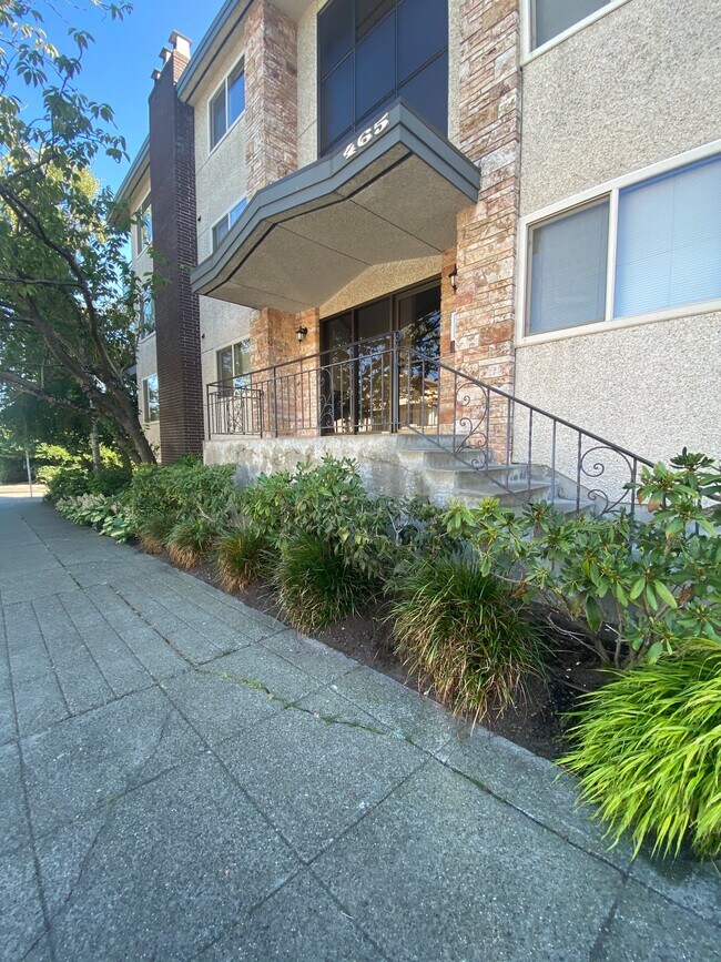 Primary Photo - 465 N 45th St