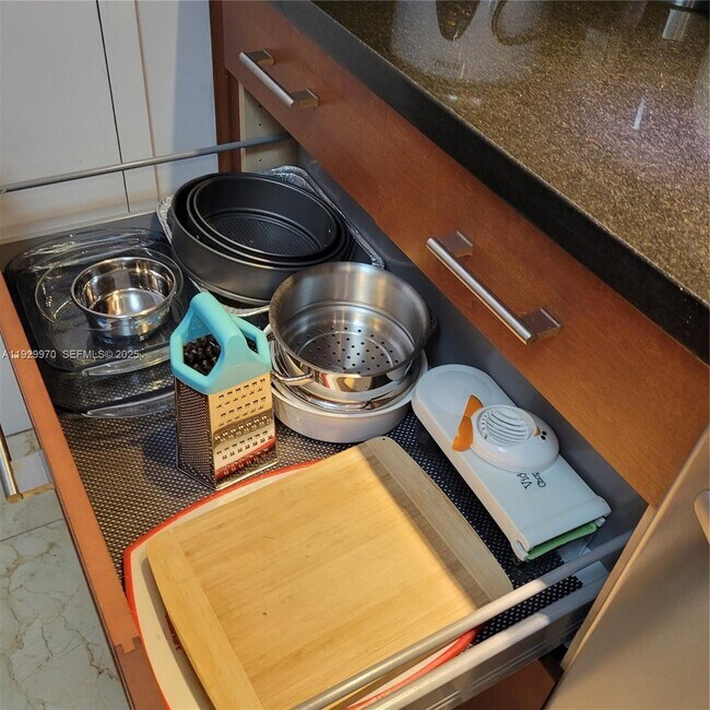 Building Photo - 1865 S Ocean Dr