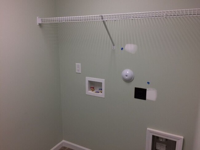 Building Photo - Contemporary Duplex in Prime Downtown Cary...