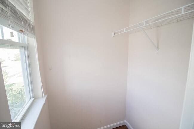 Building Photo - 45567 Bethson St