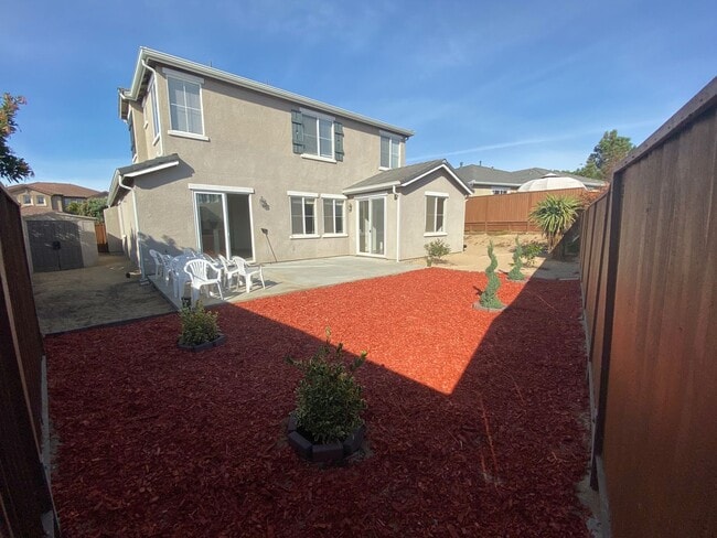 Building Photo - Mediterranean-style 4-bedroom in Seaside Highlands!