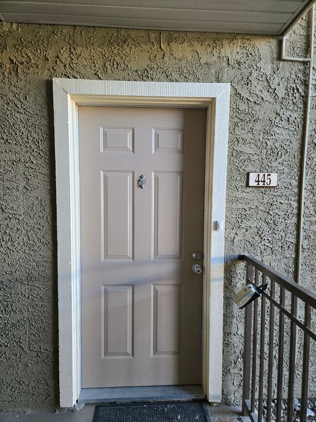 Building Photo - Beautiful 2-Bedroom First-Floor Condo in a Guard-Gated Community