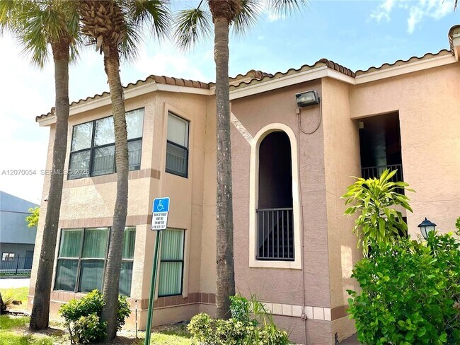 Building Photo - 2826 S University Dr