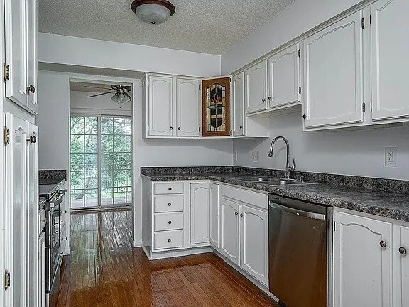 Building Photo - 3060 Parkwild Dr