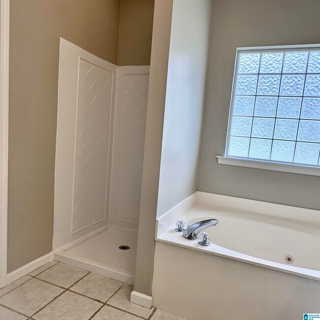 Building Photo - 821 Savannah Ln