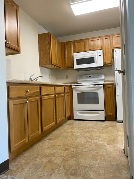 Building Photo - 17 Carmichael St