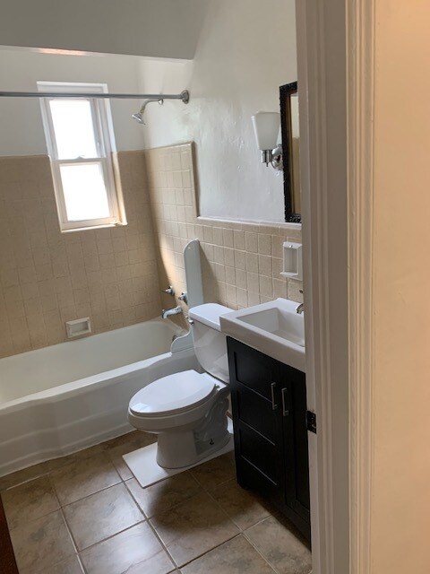 Building Photo - 6734 Montgomery Rd