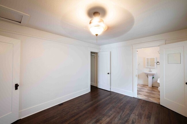 Building Photo - Georgia Street